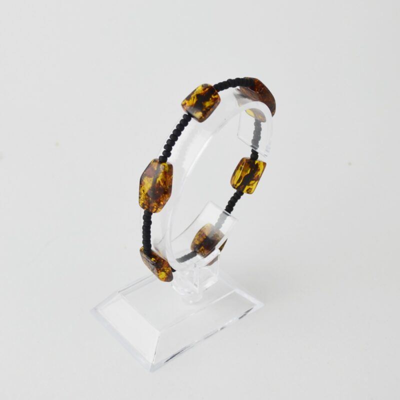 Amber bracelet green with screw clasp - Image 2