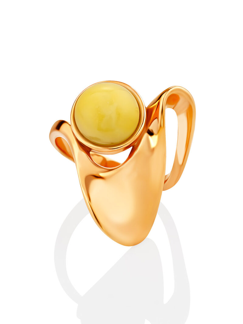 Volumetric gold-plated ring with honey-colored amber Mavericks 17 - Image 3