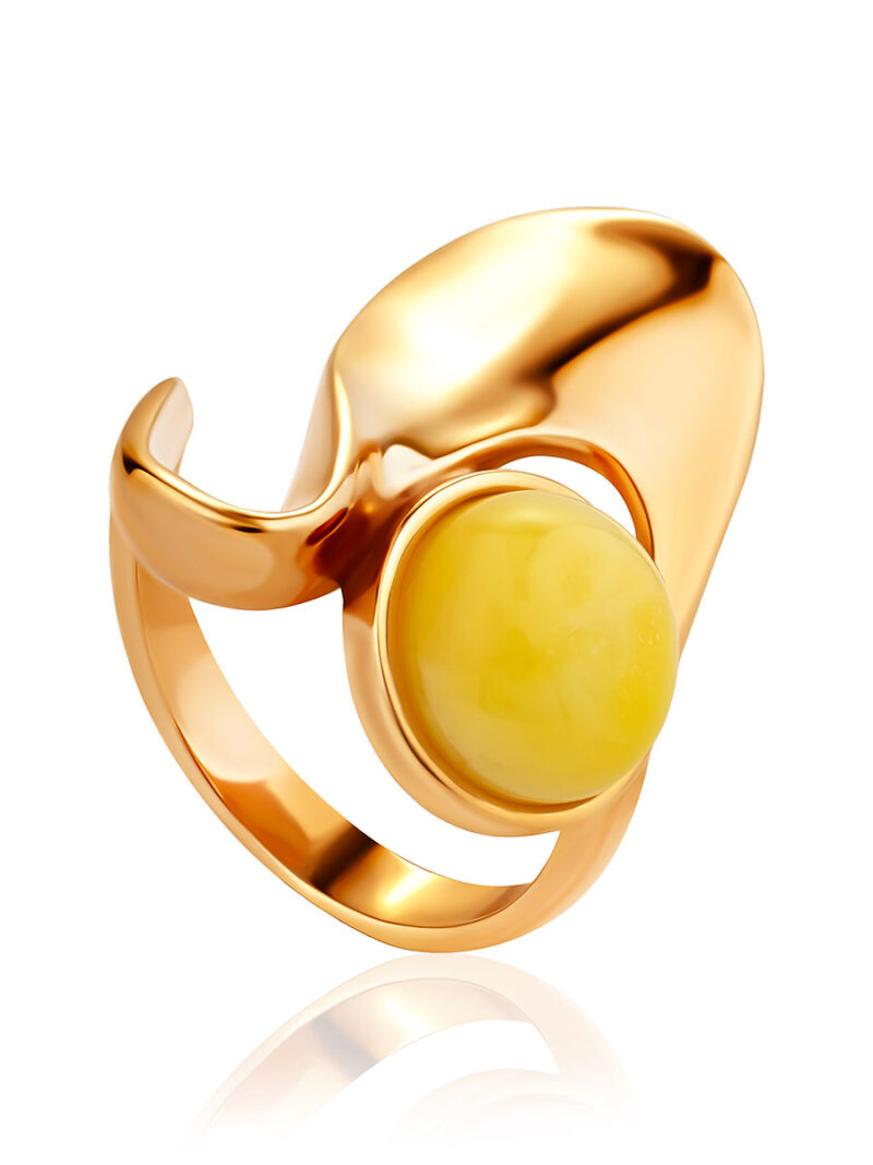 Volumetric gold-plated ring with honey-colored amber Mavericks 17